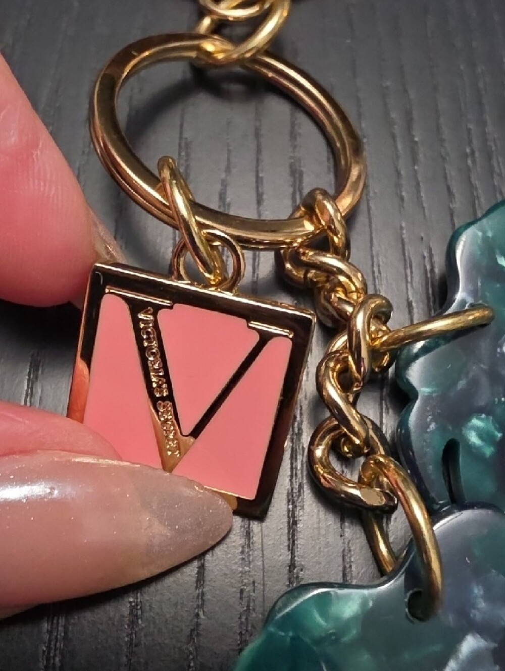 Victoria's Secret Green Abalone Leaf Keychain Charm - Picture 3 of 7